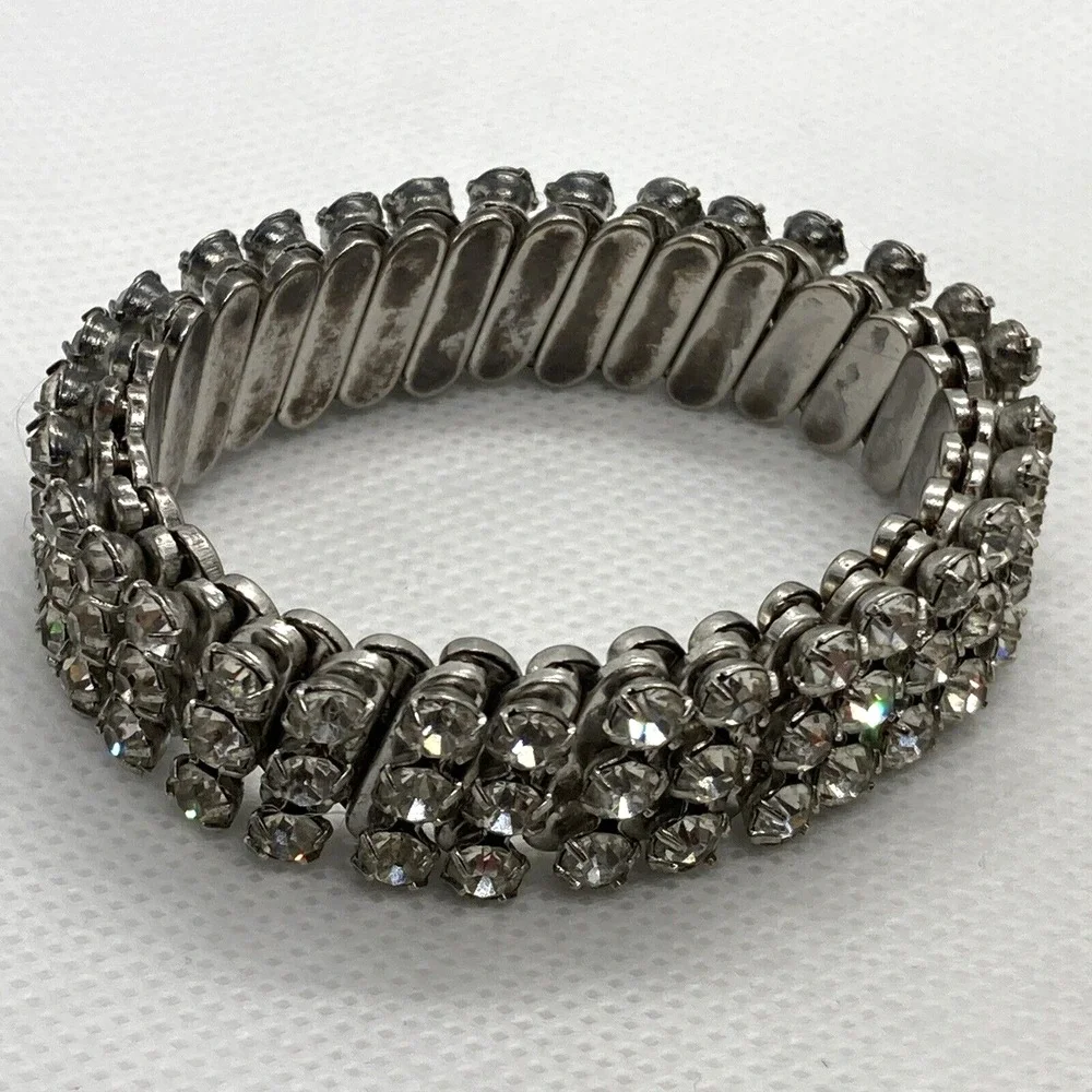 Unbranded vintage clear